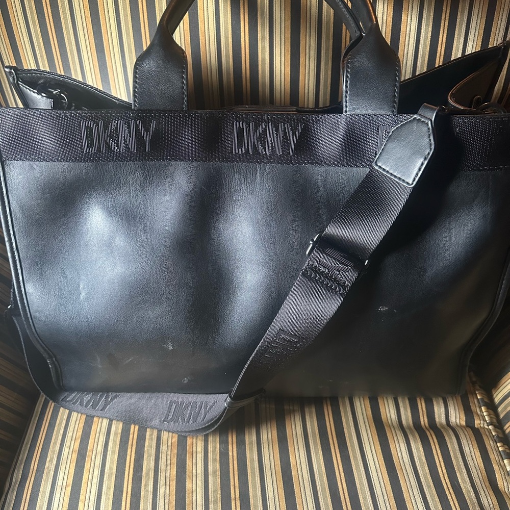 REDUCED!!!!DKNY large tote bag.